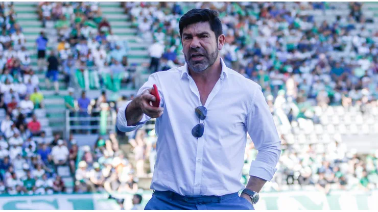 Salas cada vez que puede le declara su amor eterno a la U.