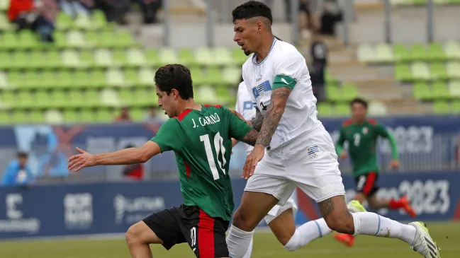 Saldivia tuvo una jornada del terror con Uruguay | Foto: Photosport