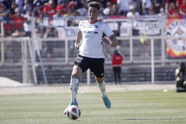 Pablo Parra desde que llegó a Colo Colo en julio solo ha disputado cinco partidos oficiales. (Foto: Jonnathan Oyarzun/Photosport)