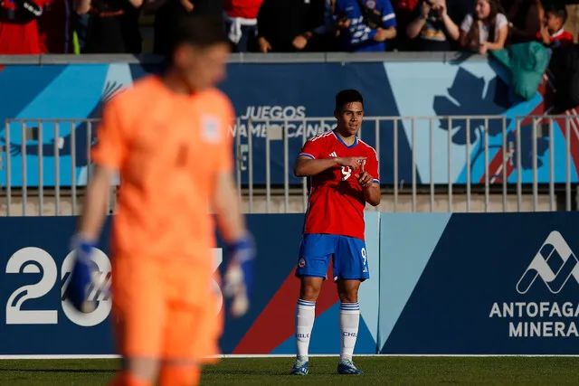 Romai Ugarte valoró el trabajo del Monito Aravena (Raul Zamora/Santiago 2023 vía Photosport)