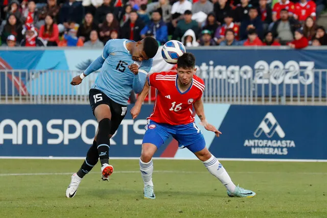 El momento del impacto con Juan Cruz De Los Santos  (Raul Zamora/Santiago 2023 vía Photosport)