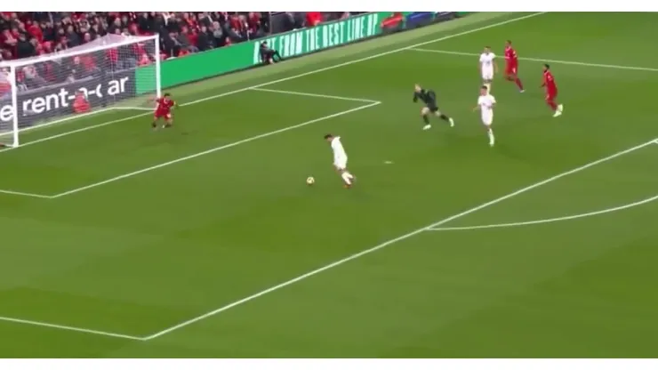 ¡Para que te traje! El increíble gol que se perdió Gabriel Suazo contra Liverpool y que no podrás creer