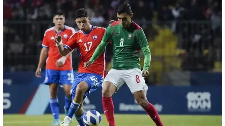 La Roja enfrenta a Uruguay esta noche.