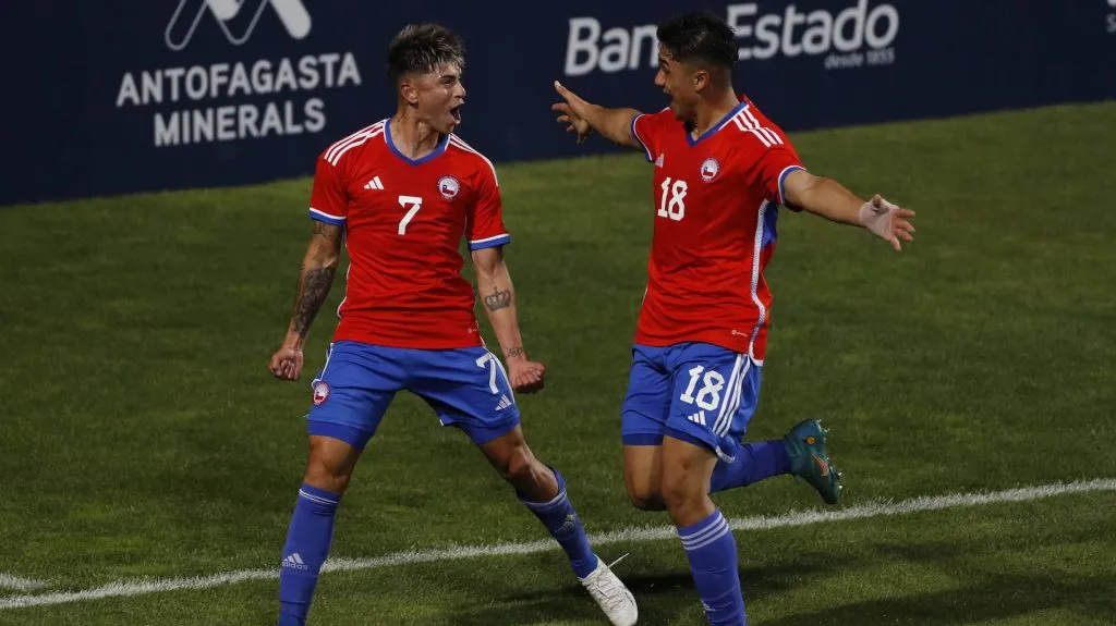Guerrero y Pizarro celebran con la Roja