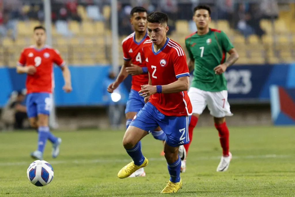 Jonathan Villagra fue titular en la victoria de Chile sobre México. (Foto: Martin Thomas/Santiago 2023 vía Photosport)
