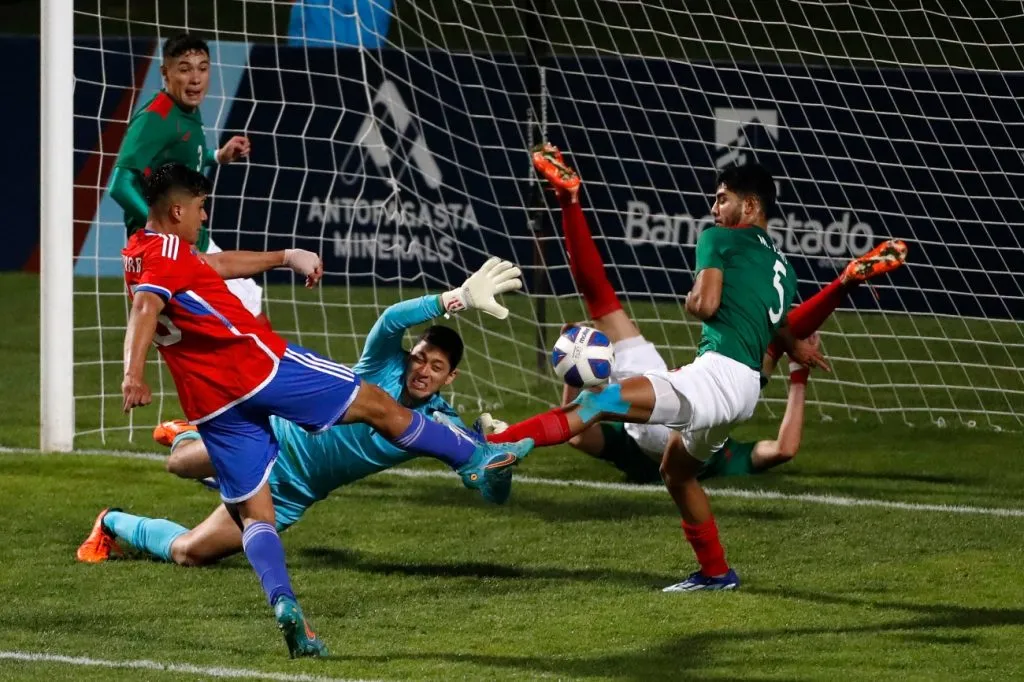 Damián Pizarro no pudo anotar en su debut con La Roja Sub 23 en los Juegos Panamericanos. (Foto: Santiago 2023 / Photosport)