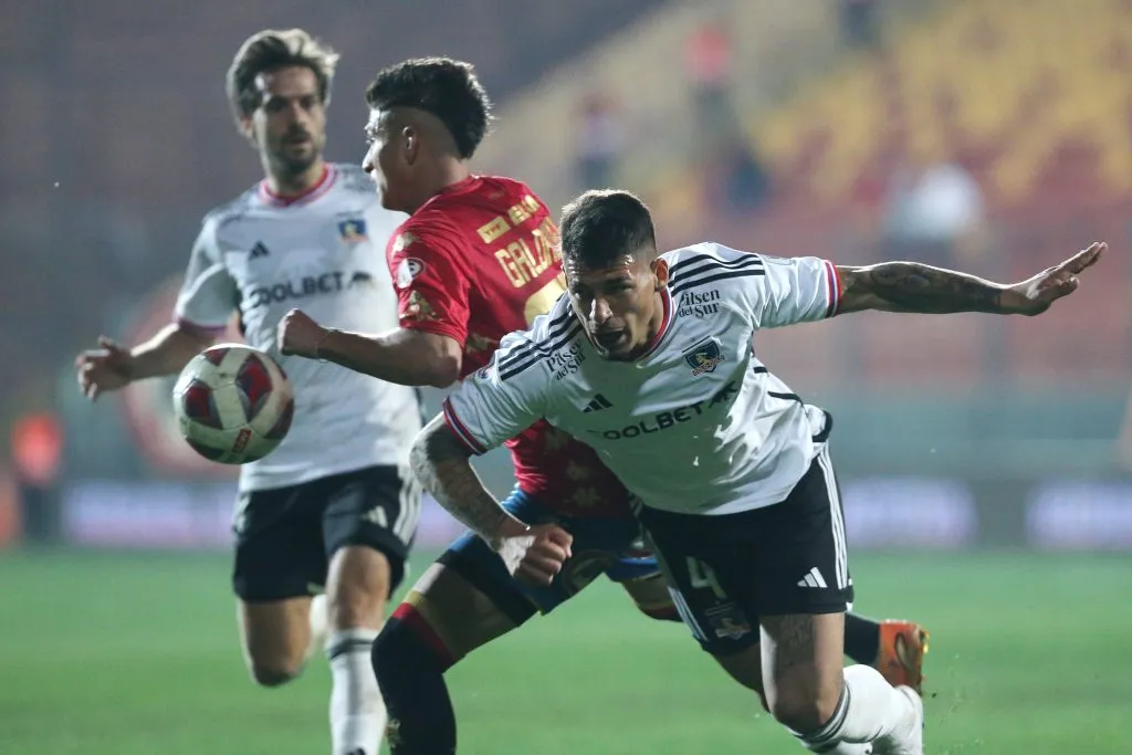 Gabriel Mendoza destaca a Alan Saldivisa (Foto: Photosport)