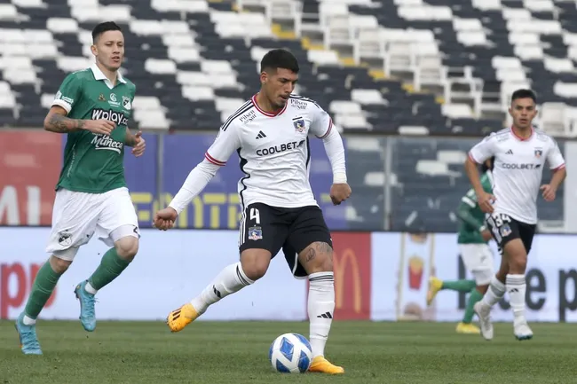 Alan Saldivia juega su primera temporada con el primer equipo de Colo Colo (Foto: Photosport)