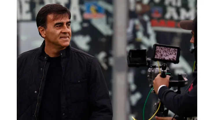 El entrenador argentino podría estar viviendo sus últimos meses en Colo Colo. (Foto: Agencia Aton)