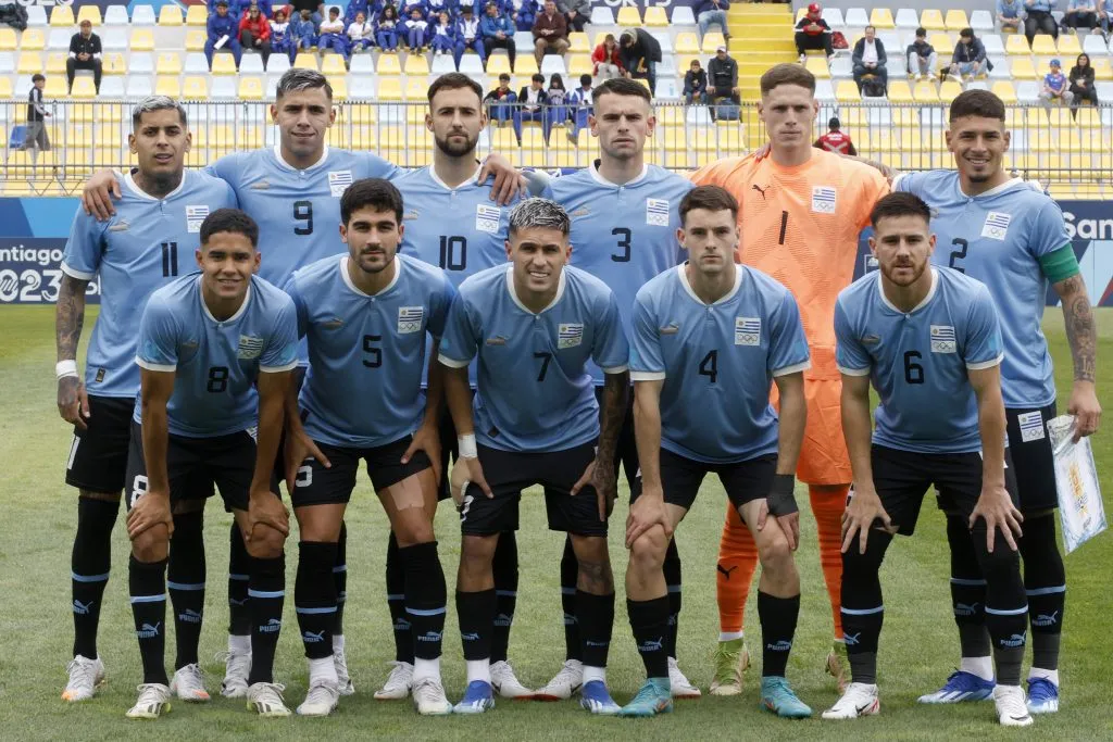 Alan Saldivia como capitán de la Selección Uruguaya previo al partido contra República Dominicana por los Juegos Panamericanos. (Foto: Martin Thomas/Santiago 2023 via Photosport)