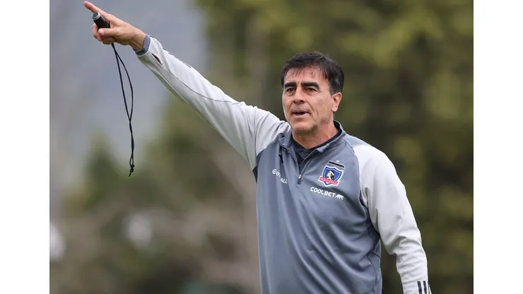 El entrenador de Colo Colo no citó a uno de los jugadores para la intertemporada en Pirque. (Foto: Agencia Aton)