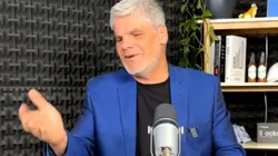 Juan Cristóbal Guarello no comparte idea de seguidor que le menciona a Humberto Suazo para La Roja (Foto: La Hora de King Kong)