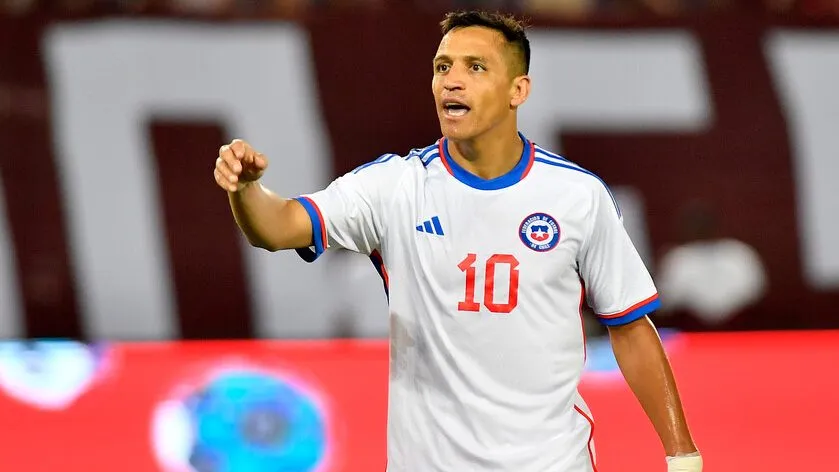 Alexis Sánchez podría continuar su carrera en el América de México.
