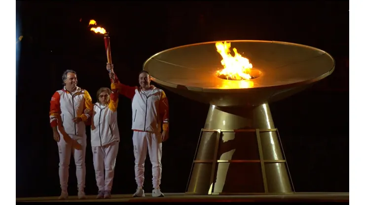 Fernando González, Lucy López y Nicolás Massú encendieron el pebetero Panamericano.