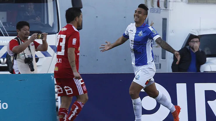 Rodrigo Contreras recibe la bendición de un grande de Cobreloa