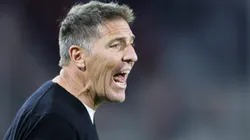 Eduardo Berizzo es cuestionado por el público de la Selección Chilena