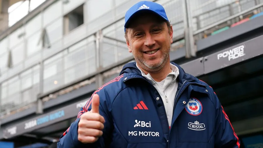 Luis Mena sería el candidato número uno para reemplazar a Gareca.