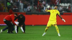 Gallese explica el por qué lanzó el celular del hincha peruano