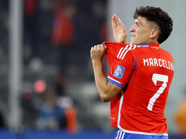 “Se vistió de pelotudo”: Destrozan a Marcelino Núñez por su tonta expulsión en La Roja