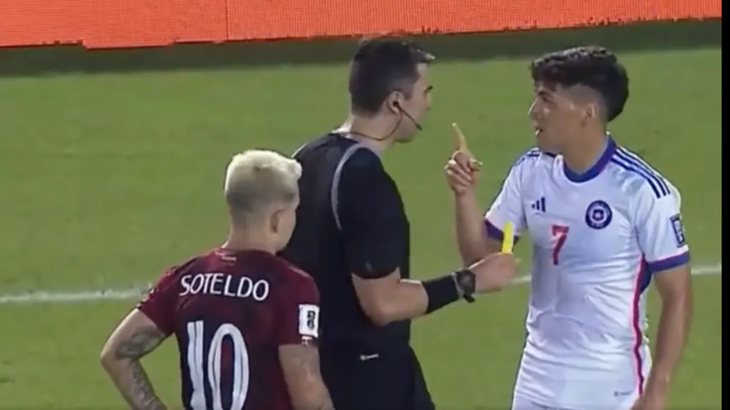 Marcelino Núñez cometió un error grosero ante Venezuela (Pantallazo)