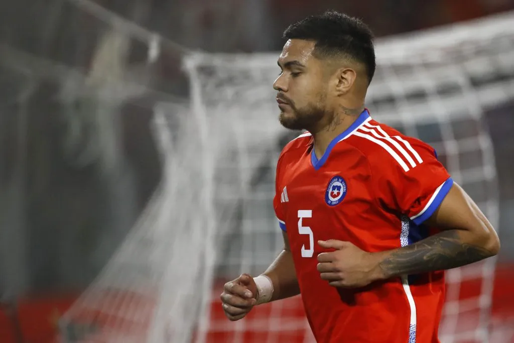 Paulo Díaz es el preferido de Héctor Puebla en la defensa de La Roja (Photosport)