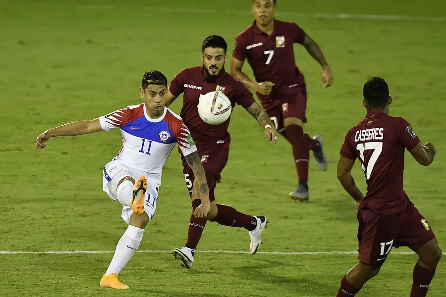 Chile cayó en su última visita a Venezuela. | Foto: Photosport