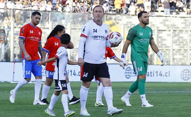 Luis Mena fue uno de los invitados a la despedida de Matías Fernández. (Foto: Photosport)