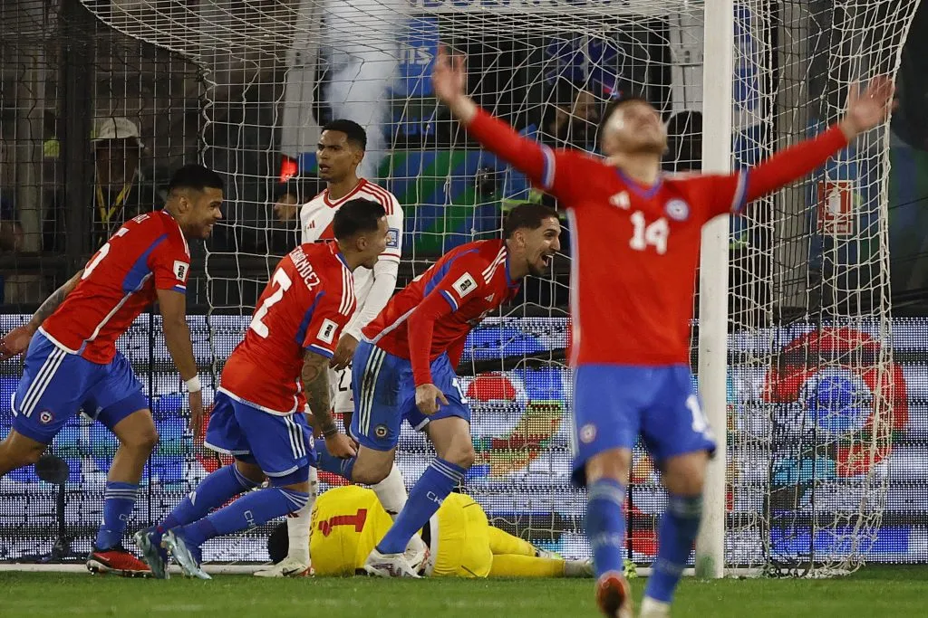 La Selección Chilena logró un importante triunfo ante Perú en las Eliminatorias y ahora visitará a Venezuela (Foto: Photosport)