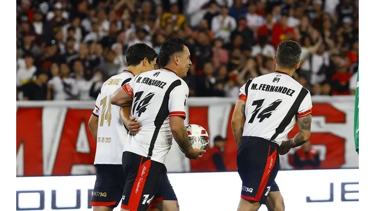 Se reunieron grandes leyendas de Colo Colo en el adiós del volante chileno.