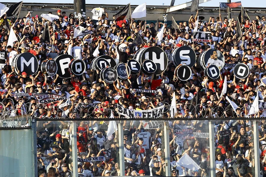 El Monumental se llenó para despedir a Matías Fernández. | Foto: Photosport