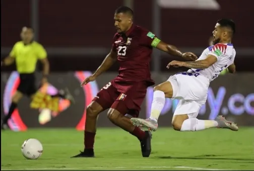 Chile cayó en el último partido ante Venezuela como visita rumbo a Qatar 2022 (Archivo)