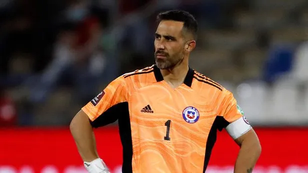 Claudio Bravo tampoco podría estar disponible para la fecha de Eliminatorias contra Paraguay y Bolivia.