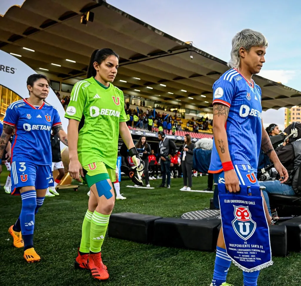 Natalia Campos y todas las porteras rivales de Santa Fe, fueron blanco de insultos por parte de la hinchada colombiana (Conmebol)