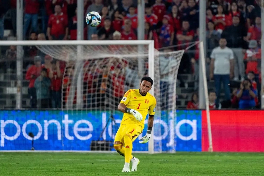 Gallese se mandó un troleo fallido para La Roja | Foto: Guillermo Salazar
