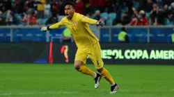 Pedro Gallese recibe la parada de carro de un grande del arco chileno