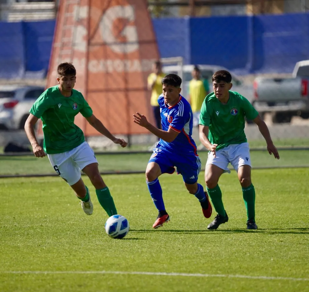 Renato Huerta también aportó lo suyo en goleada azul (Bolavip)