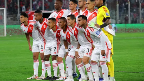 Chile venció a un pálido Perú por 2-0.