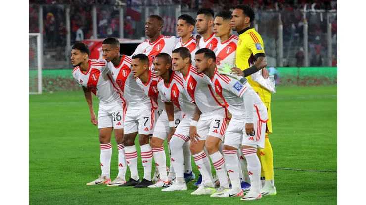 Chile venció a un pálido Perú por 2-0.