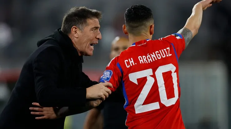 La gran noticia que entrega Eduardo Berizzo por Charles Aránguiz