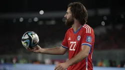 Eddio Inostroza siente que Ben Brereton no debe hacer un recorrido tan grande (Foto: Photosport)