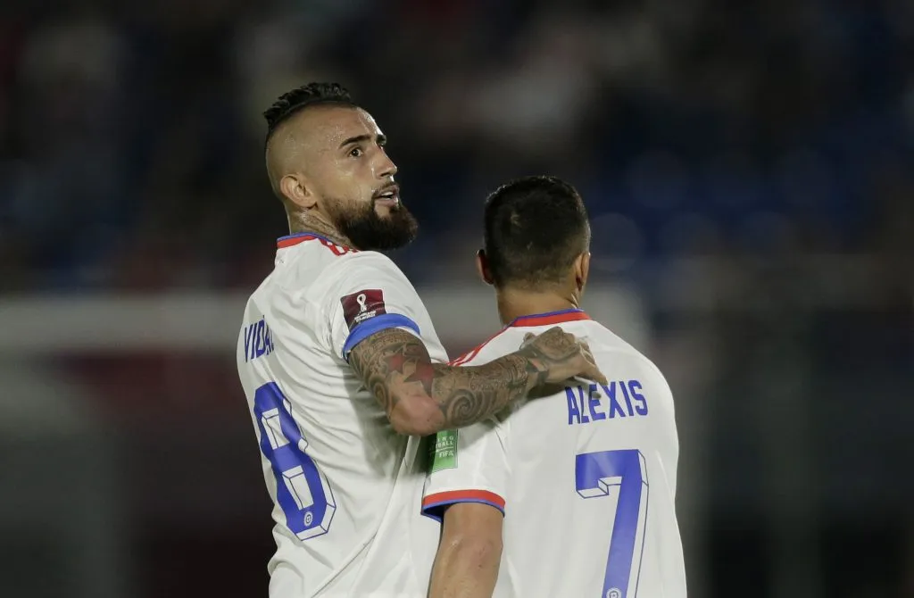 Vidal, en el último triunfo en cancha por Chile en una clasificatoria (Archivo)