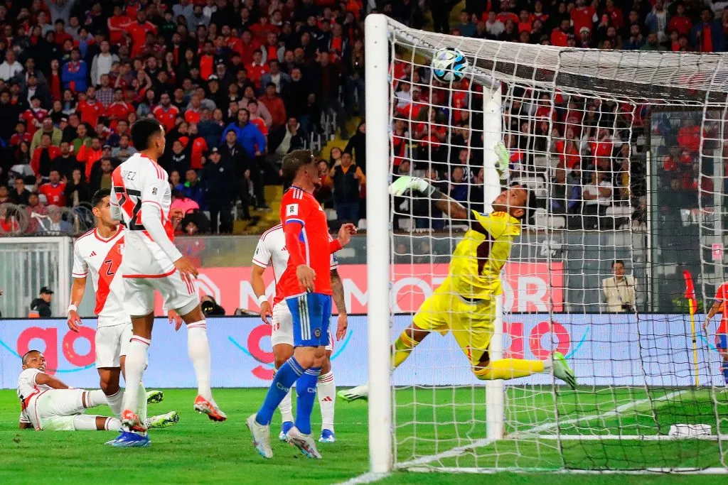 Diego Valdés marca tanto decisivo para Chile (Foto: Photosport)