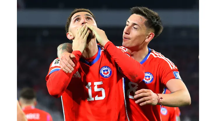 Diego Valdés marca el 1-0 de Chile ante Perú (Foto: Photosport)