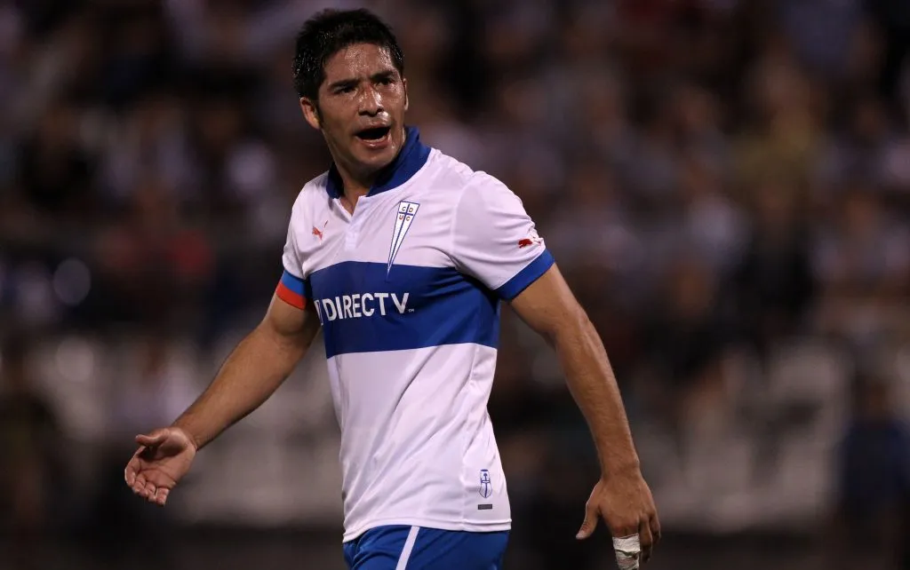 Cristián Álvarez está en la historia de la UC gracias a su notable jugada (Photosport)