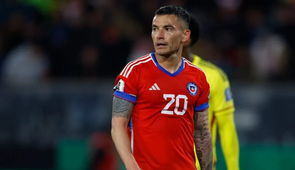 Charles Aránguiz sería una de las novedades de Chile