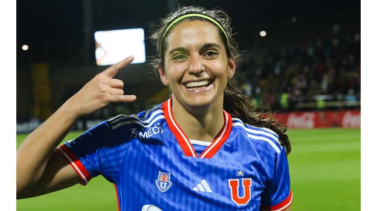 Daniela Zamora muestra su felicidad por el empate de la U (Foto: Universidad de Chile Fútbol Femenino)