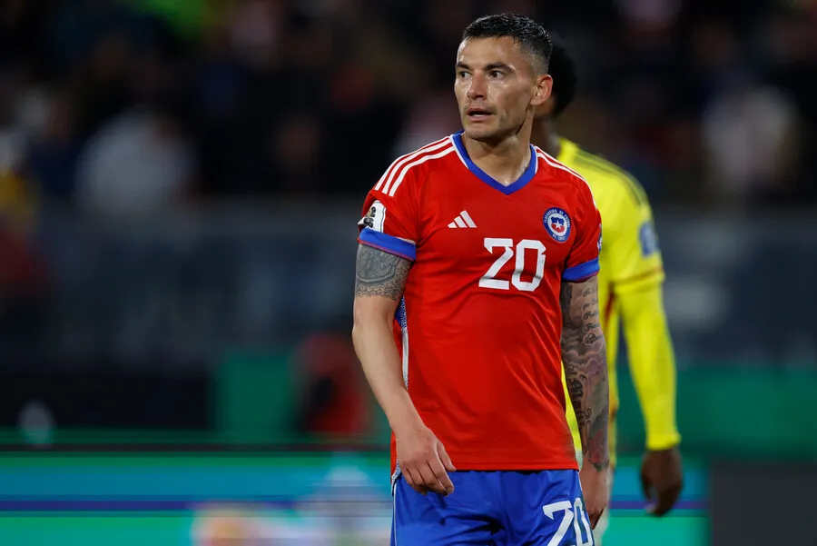 Aránguiz sería baja en la Selección Chilena | Foto: Photosport