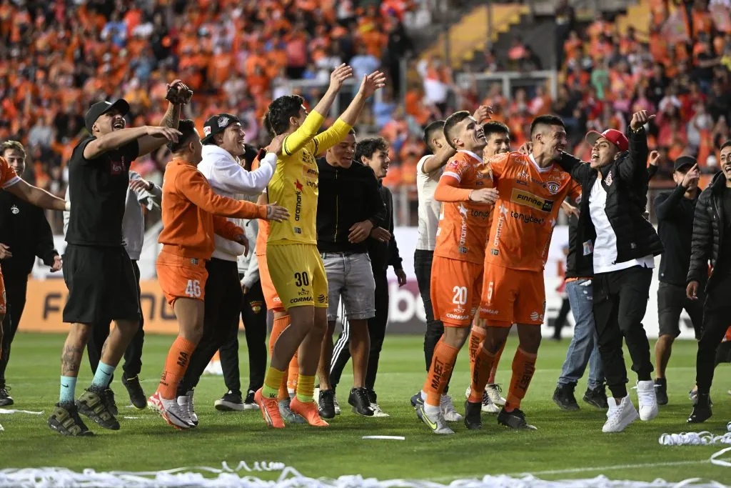 Johnny Herrera se alegra por el presente de Cobreloa (Foto: Photosport)