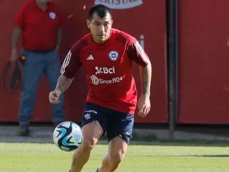 El especial y llamativo tatuaje de Medel que se roba todas las miradas