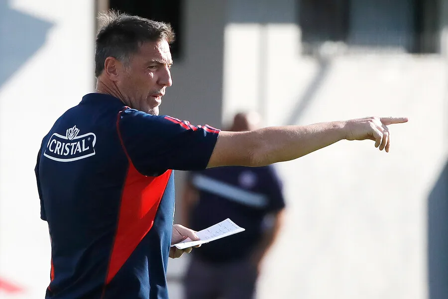 Berizzo está al tanto de lo que se juega ante Perú. | Foto: Photosport